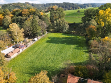 Luftansicht mit Blick Richtung Südosten - Baugrundstück in top Lage im idyllischen Mickhausen-Münster