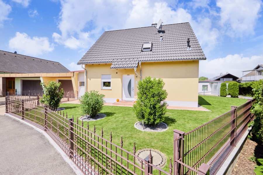 Titelbild - Einladendes Einfamilienhaus in ruhiger Wohngegend in Graben
