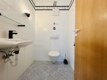 Gäste-WC - ***Stilvolle Maisonette-Wohnung mit Balkon in TOP Lage!***