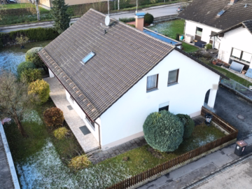 Bild - Einfamilienhaus mit Einliegerwohnung