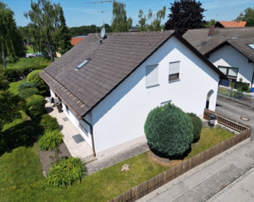 Außenansicht - „Zwei unter einem Dach“ schafft dieses Einfamilienhaus mit Einliegerwohnung und Garten