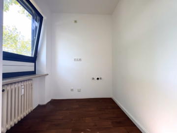 Küche - Ruhig wohnen, entspannt leben – sofort bezugsfreies Zuhause in Kaufering
