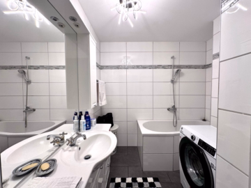 Badezimmer - Ankommen & wohlfühlen – helle 3 ZKB mit Westloggia & cleverem Grundriss, verfügbar ab Oktober 2026!